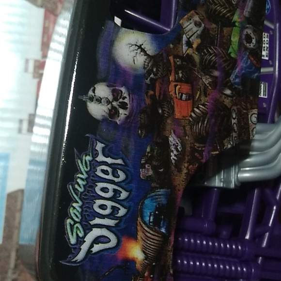 NWT Son-Uva Digger Monster Jam Grave Digger Truck Scale 1/24 Collectible - Picture 8 of 10